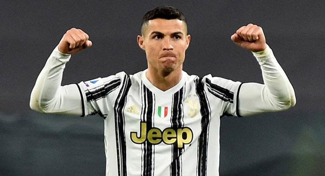 163-125840-crisitiano-ronaldo-mbappe-juventus-renewal_700x400 copie