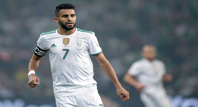 LILLE, FRANCE - OCTOBER 15: Riyad Mahrez of Algeria during the International Friendly match between Algeria v Colombia at the Stade Pierre Mauroy on October 15, 2019 in Lille France (Photo by Erwin Spek/Soccrates/Getty Images)