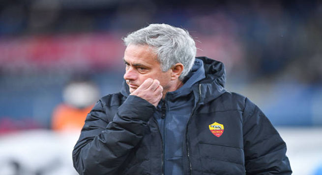 Jose Mourinho (Roma) during the italian soccer Serie A match Genoa CFC vs AS Roma on November 21, 2021 at the Luigi Ferraris stadium in Genova, Italy (Photo by Danilo Vigo/LiveMedia/NurPhoto via Getty Images)