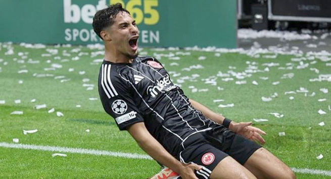 100-014306-fares-chaibi-leads-frankfurt-win-galatasaray_700x400