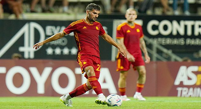 FARO, PORTUGAL - AUGUST 2:  Houssem Aouar of AS Roma in action during the Pre-Season Friendly match between SC Farense and AS Roma at Estadio de Sao Luis on August 2, 2023 in Faro, Portugal.  (Photo by Gualter Fatia/Getty Images)