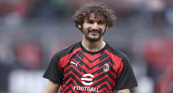 STADIO GIUSEPPE MEAZZA, MILANO, ITALY - 2023/06/04: Yacine Adli of Ac Milan  during warm up before the Serie A football match between Ac Milan and Hellas Verona. Ac Milan wins 3-1 over Hellas Verona Fc. (Photo by Marco Canoniero/LightRocket via Getty Images)